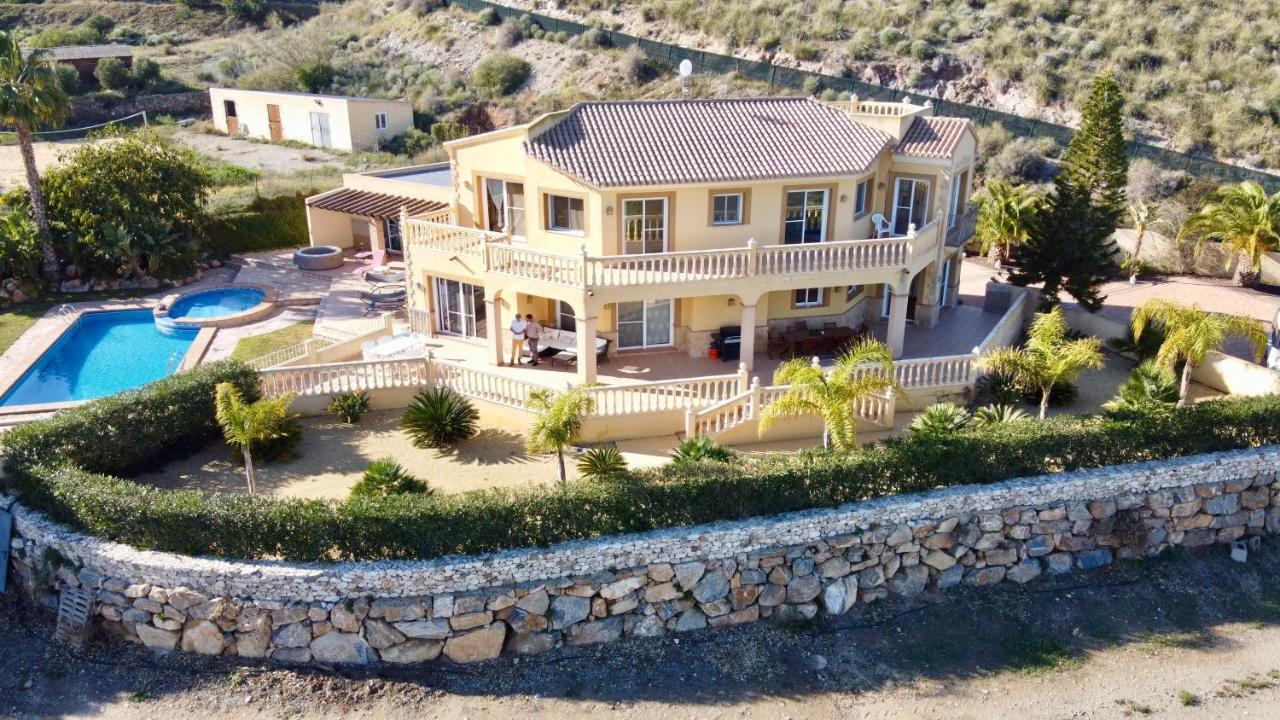 Villa Clairol Лос-Гальярдос Экстерьер фото